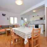 Apartments Punta Milna